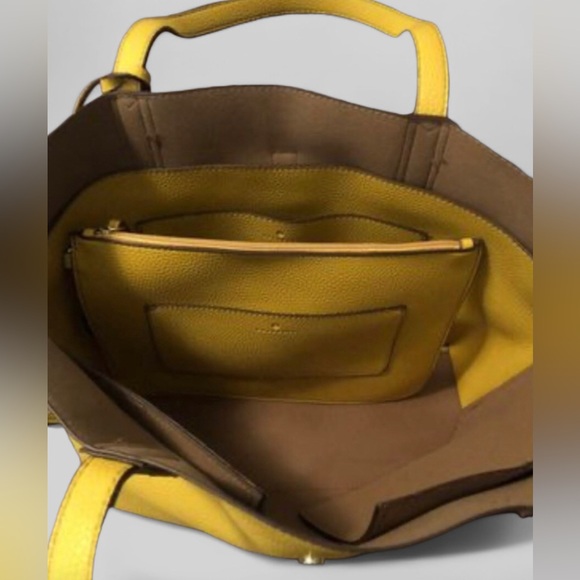 TRAVANTI Yellow Bag Tote Purse with Built-In Compartments - Picture 2 of 2